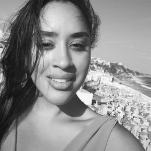 Meet your Posher, Joelle